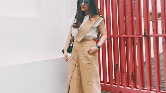 5 Atasan Ini Cocok Banget Kamu Padupadankan dengan Celana Kulot, Ladies!