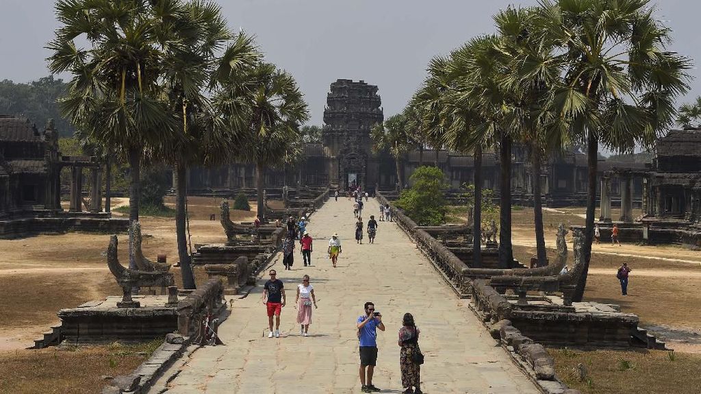 Angkor Wat Sepi Turis, Dihantui Isu Scam dan Konflik dengan Thailand