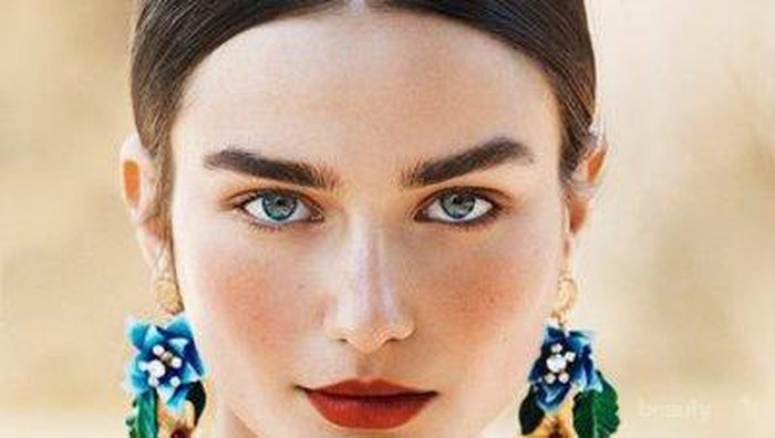 [FORUM] Kamu suka menyesuaikan baju yang kamu pakai dengan makeup hari itu nggak?