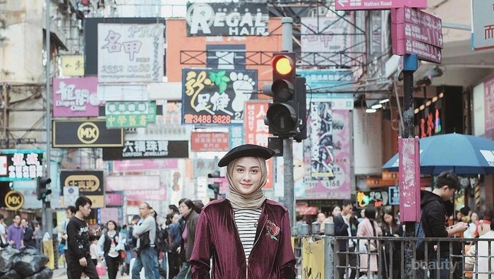 Jalan-Jalan Ke Luar Negeri, Ini Perbedaan Fashion Para Selebgram Hijab!