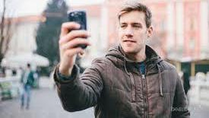 [FORUM] Pendapat kamu tentang cowok yang suka selfie gimana?