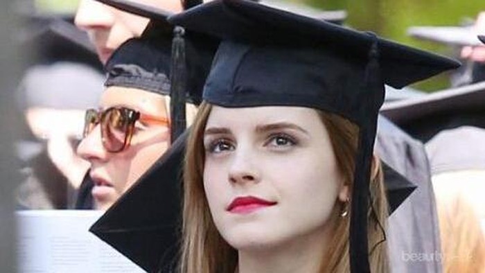 [FORUM] Harga Make-Up Artist Wisuda 500 ribu per Orang, Wajar Nggak Sih?