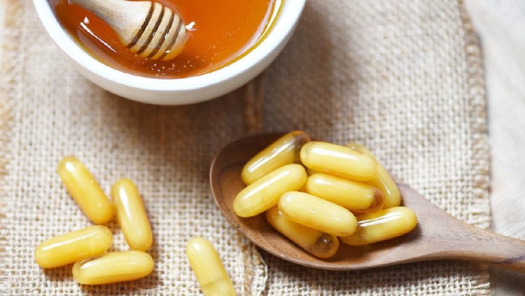 Harga bahan jamu kini meroket lantaran masuknya virus corona di Indonesia. Propolis dari lebah pun dipercaya sebagai penangkal virus corona, ini kata dokter.