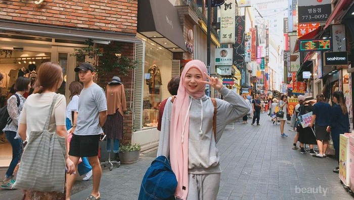 Tampil Kekinian, Padu Padan Style Hijab Korea Kekinian Ala Ayana Moon Ini Bisa Kamu Coba!