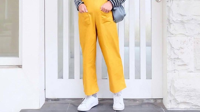 5 Cara Padu Padan Overall Hijab Ini Pasti Enggak Pernah Terlintas di Pikiran Kamu!