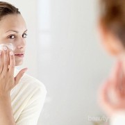 #FORUM Moisturizer apa ya yang bisa diaplikasikan di atas make up?