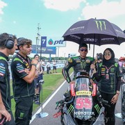[FORUM] Viral! Umbrella Girls Berhijab di Moto GP Thailand, Gimana Pendapat Kamu?