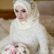 [FORUM] gimana pendapat kamu melihat wanita hijab menikah tapi pakai gaun pernikahannya ketat?