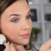 Rekomendasiin blush on yang bagus dong ladies