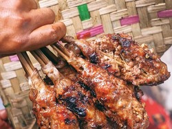Gurih Manis Sate Buntel Khas Solo yang Legendaris