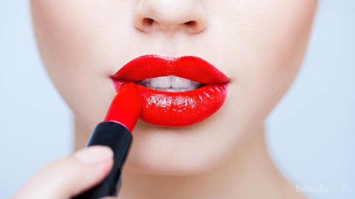 [FORUM] Say, kenapa kalo aplikasiin lipstik merah susah banget ya?