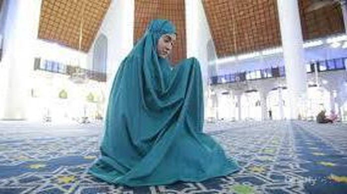 [FORUM] Gimana ya kalau kelupaan rakaat saat shalat?