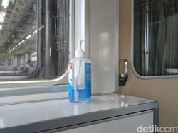 Botol Hand Sanitizer di Gerbong KRL Bekasi-Kota Dilem, Ini Alasannya