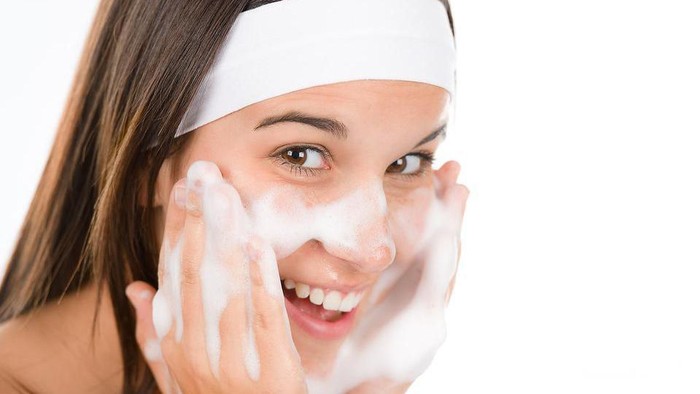 Sabun Cuci Muka Buat Kulit Kering Apa Ya Ladies? Sabun Cuci Muka Buat Kulit Kering Apa Ya Ladies?