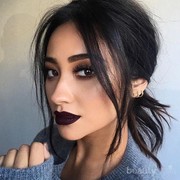Trik Memakai Lipstik Warna Gelap Supaya Wajahmu Tetap Terlihat Cantik dan Percaya Diri