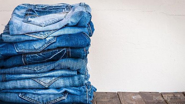 4 Tips Ini Bisa Kamu Lakukan untuk Mengatasi Celana Jeans yang Kusam