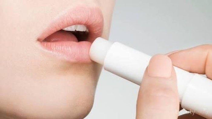 [FORUM] Lip balm Ampuh untuk Atasi Bibir Kering dan Pecah-Pecah