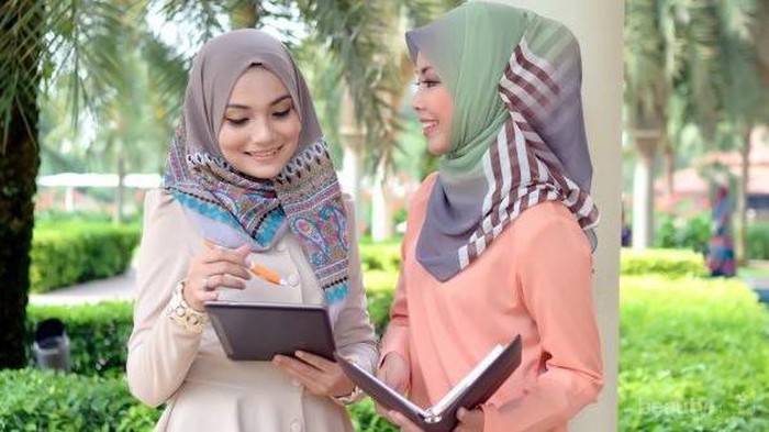 [FORUM] Kalau ketawa saat shalat bareng teman, harus wudhu lagi?