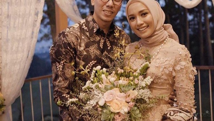 Gunakan Warna Hijab Kekinian Ini Saat Lamaran Agar Kecantikanmu Makin Terpancar