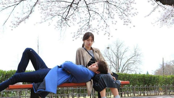 Ini Perbedaan Tingkah Cowok Romantis Sejati dan Playboy yang Harus Kamu Kenali Biar Tak Tertipu