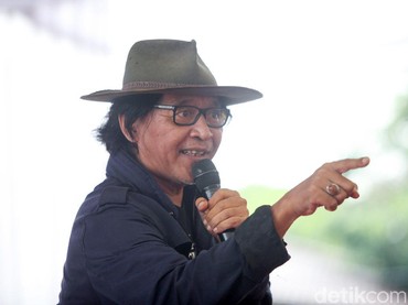 img-title Sok Bela Wayang, Pelapor Khalid Basalamah Kena 'Damprat' Sujiwo Tejo
