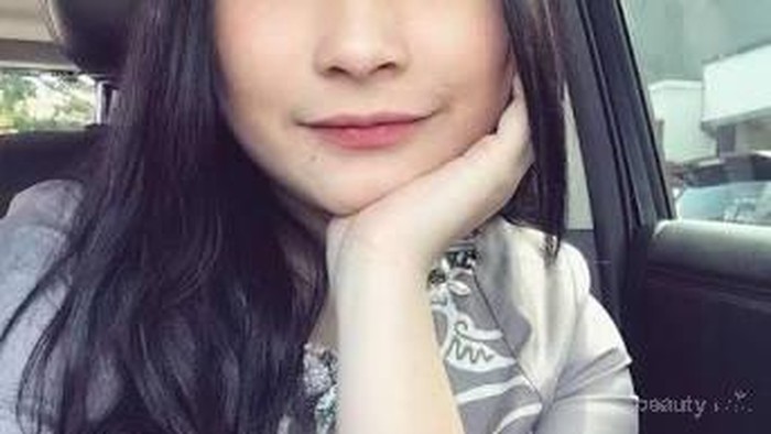 Ladies, Lipcream Lokal yang Enggak Lengket Apa Ya? Ladies, Lipcream Lokal yang Enggak Lengket Apa Ya?