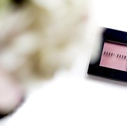 Bobbi Brown Blush, Blush Mungil yang Cocok Banget untuk Makeup Natural!