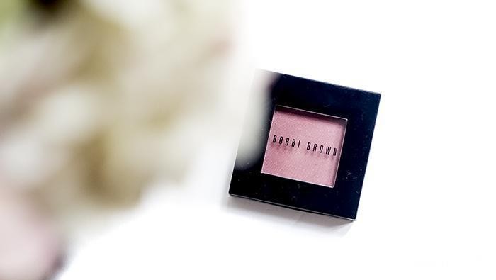 Bobbi Brown Blush, Blush Mungil yang Cocok Banget untuk Makeup Natural!