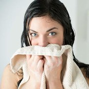 [FORUM] Pakai handuk yang sama untuk tubuh dan wajah, ternyata bahaya girls!