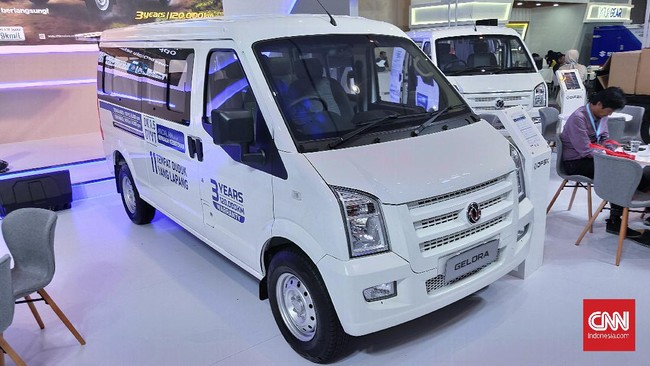 DFSK Gelora muncul ke tengah persaingan antara Daihatsu Gran Max dan Suzuki Carry.