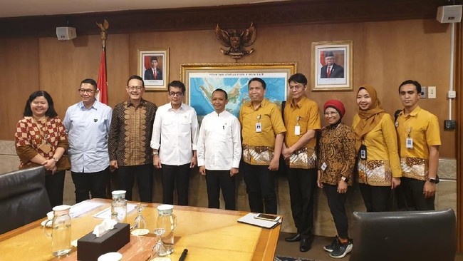 BPJS Kesehatan terus mendorong upaya untuk meningkatkan pariwisata Indonesia yang mulai terkena dampak penyebaran virus corona.