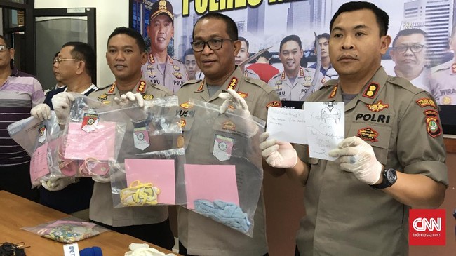 Polisi akan menerapkan sistem peradilan pidana anak terhadap gadis 15 tahun yang diduga membunuh kawannya sendiri.