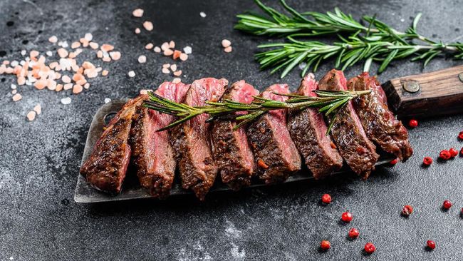 Penelitian terbaru melaporkan bahwa parasit yang umumnya didapat orang dari daging setengah matang mungkin terkait kanker otak langka.