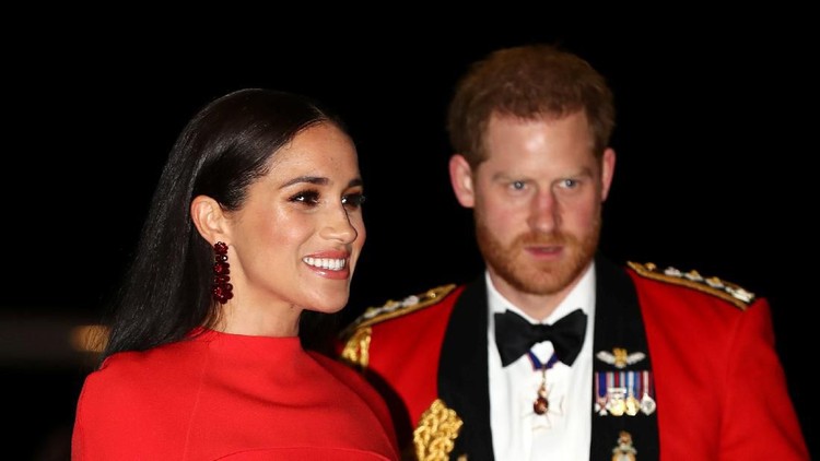 Meghan Markle meneteskan air mata hanya beberapa menit sebelum dia pergi ke Westminster Abbey untuk acara terakhirnya sebagai anggota kerajaan.]