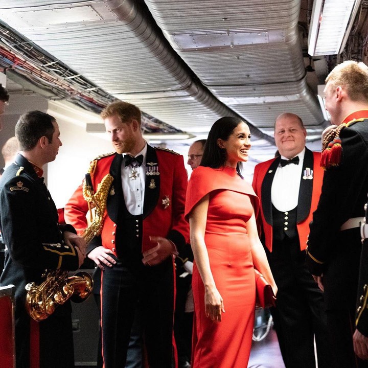 <p>Pangeran Harry dan Meghan ikut bersama para veteran bertemu dengan para musisi, komposer dan konduktor Massed Bands. (Foto: Instagram @sussexroyal)</p>
