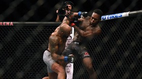 FOTO: Duel Aneh Israel Adesanya vs Yoel Romero