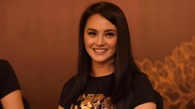 Alergi Ririn Ekawati, Bersin-bersin Hingga Bikin Mata Berair