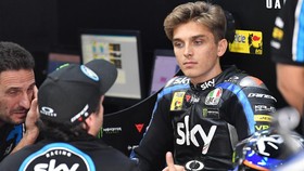 Rossi Panik Lihat Adik Kecelakaan di Moto2 Andalusia