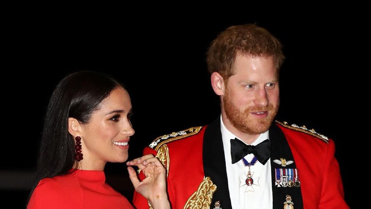 LONDON, ENGLAND - MARCH 07: Prince Harry, Duke of Sussex and Meghan, Duchess of Sussex arrive at the Royal Albert Hall on March 7, 2020 in London, England. (Photo by Eddie Mulholland-WPA Pool/Getty Images)