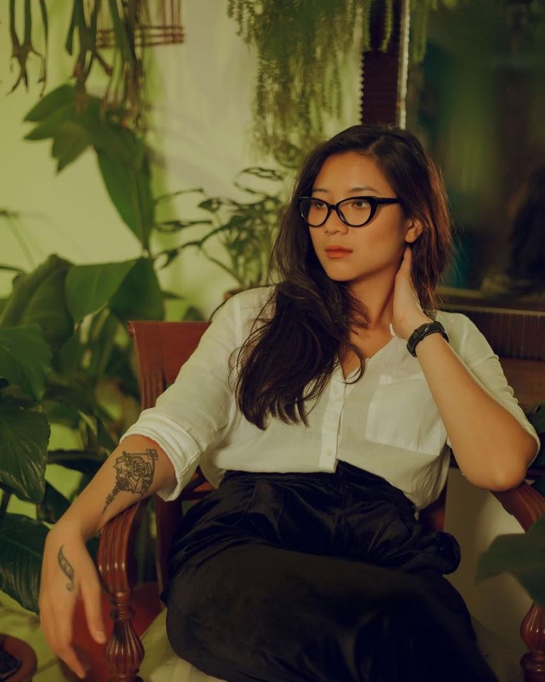 8 Pesona Danilla Riyadi, Musisi Cantik Idola Kawula Muda Danilla Riyadi adalah musisi Tanah Air yang dikagumi oleh banyak orang. Kecantikan dan keahliannya bermain gitar berhasil menghipnotis para pecinta musik.