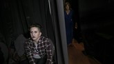 FOTO: Luapan Ekspresi dalam Lenggok Model Transgender di AS Puluhan transgender AS dari usia remaja hingga lanjut usia berlenggak-lenggok di atas runway mengekspresikan identitas gender mereka.