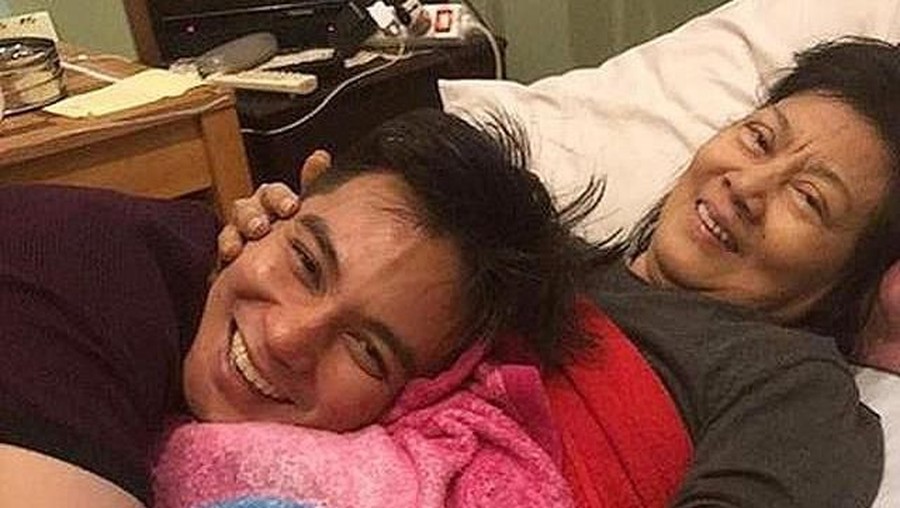 Ini Alasan Baim Wong Tak Menangis Saat Ibunda Meninggal Dunia Tak meneteskan air mata saat ibunda meninggal, Baim Wong akui merasa tenang.