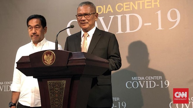Jubir khusus penanganan virus corona Achmad Yurianto mengatakan Vietnam disiplin dalam menerapkan phsyical distancing dalam cegah corona.