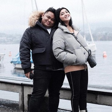 Asisten Jerumuskan Ririn Ekawati, Netizen: Jahat Amat Banci Buntelan