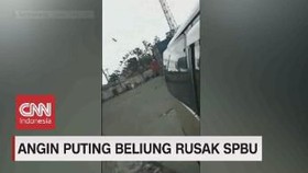 VIDEO: Angin Puting Beliung Terjang SPBU & Rumah Warga
