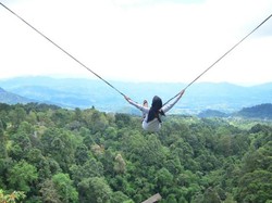 Bukan di Bali, Ini Ayunan di Bogor