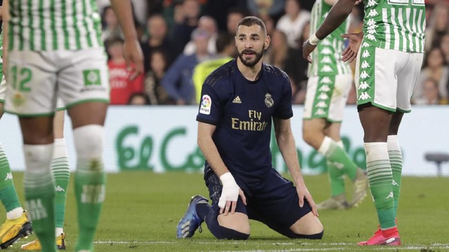 Prestasi Real Madrid yang sukses mengalahkan Barcelona di El Clasico menjadi percuma usai El Real takluk di tangan Real Betis.