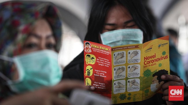 PSHK mengkritik pemerintah yang dininilai lamban menangani pandemi Covid-19. Kebijakan yang ditempuh pun dianggap belum jelas dan tak terukur.