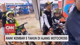 VIDEO: Anak Kembar 5 Tahun di Ajang Motocross