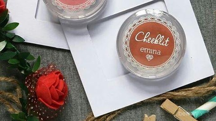 Dapatkan Wajah Merona Natural dengan Emina Cheeklit Pressed Blush